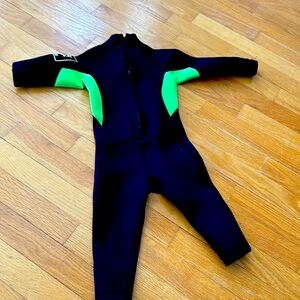 Small wet suit for children great condition